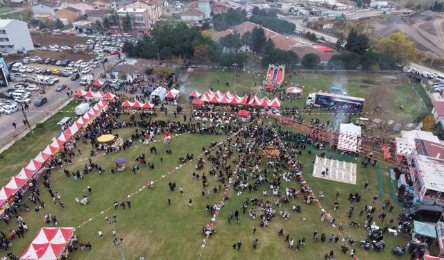 Tekirdağ’da hamsi izdihamı: 3 ton hamsi dağıtıldı