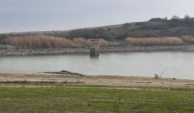 Tekirdağ’daki Hayrabolu Göleti’nde su seviyesi ciddi oranda düştü