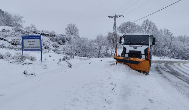 İnegöl Belediyesi Karla Mücadelede 24 Saat Sahada