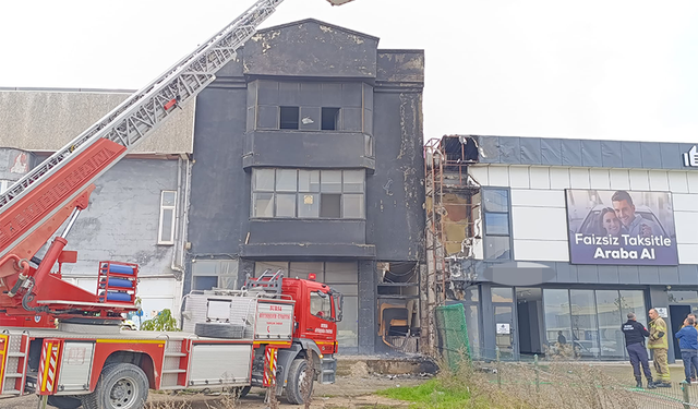 İnegöl'de korkutan yangın! İşyerlerine sıçradı... Ekipler sevk edildi