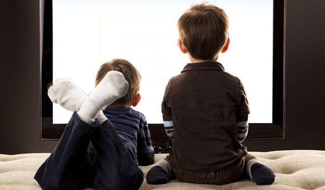 Uzmanından ailelere uyarı! "Ekran sessizce çocukluğu tüketiyor"