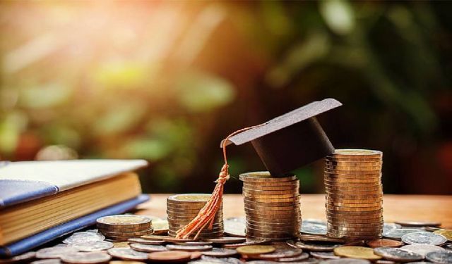 Bakan Kacır duyurdu: Lisans, yüksek lisans ve doktora bursları artırıldı