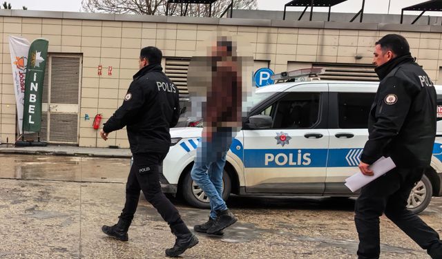 İnegöl polisi O.Ç.'yi suçüstü yakaladı