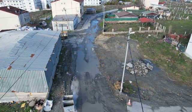 Arnavutköy'de İSKİ çalışması yarım kaldı: Mahalleli çileden çıktı