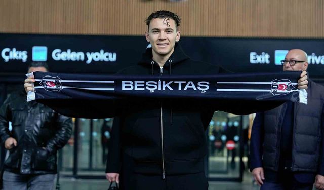 Beşiktaş'ın yeni transferi Kristjan Asllani, İstanbul'a geldi