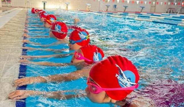 Bilecik'te spor okullarında yüzme antrenmanları aralıksız sürüyor