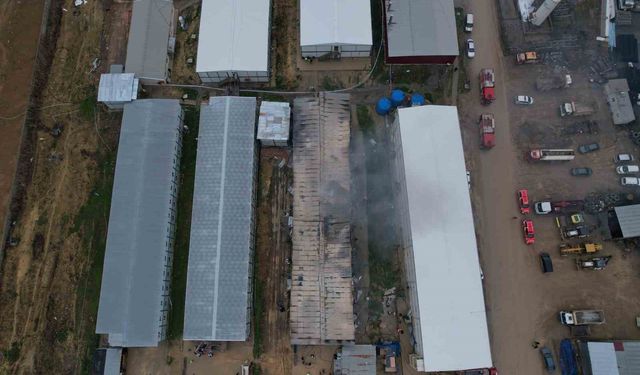 Kentin dört bir yanından görülen şehir hastanesi yangını kontrol altına alındı