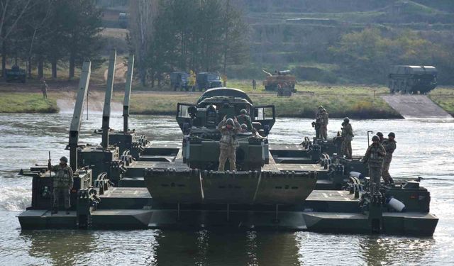 Kırklareli'nde 'Durgun Sularda Geçiş Eğitimi' tatbikatı