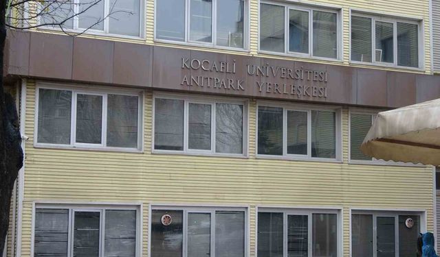 Kocaeli Üniversitesi Güzel Sanatlar Fakültesi, depreme dayanıklı olmadığı için mühürlendi