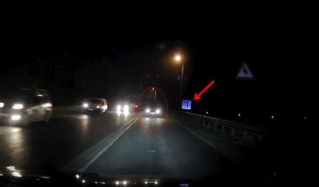 Tekirdağ'da otomobil bir anda kayarak savruldu: Kazanın kıl payı atlatıldığı anlar kamerada