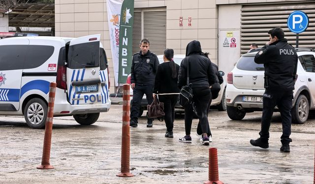 İnegöl’de masaj salonuna operasyon: Kaçak masörler yakalandı