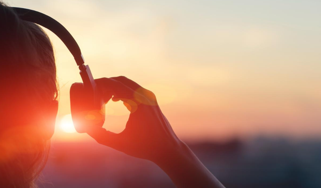 Beynimiz neden bir şarkıya takılır kalır?