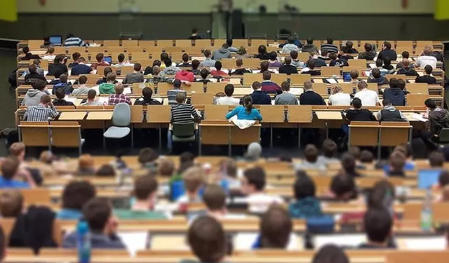 Üniversitede 3 yılda diploma dönemi: Yaz tatili 1 aya düşecek