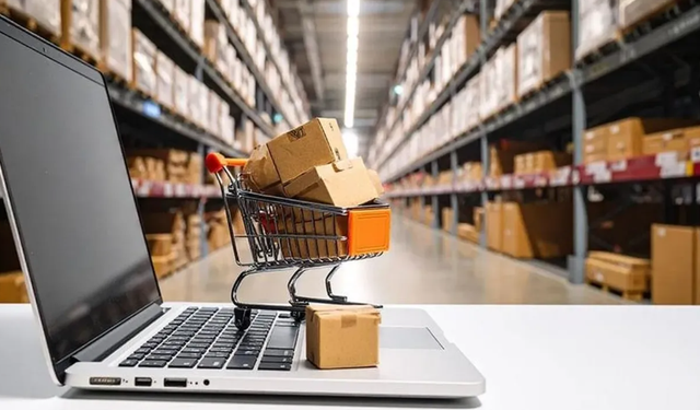 Oktay Saral'dan 'gümrük düzenlemesi' isyanı: '2500 liralık cihaz 15 bin liraya satılıyorsa...'