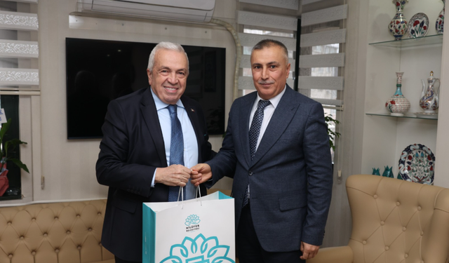 Başkan Şadi Özdemir’den İl Milli Eğitim Müdürü Gürhan Çokgezer’e ziyaret