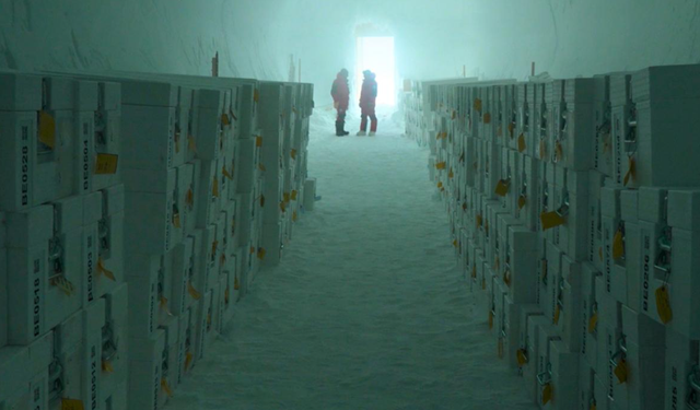 Antarktika'da dünyanın ilk buzul sığınağı açıldı