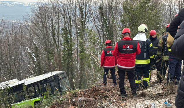 Kartepe dönüşü facia: Otobüs şarampole yuvarlandı