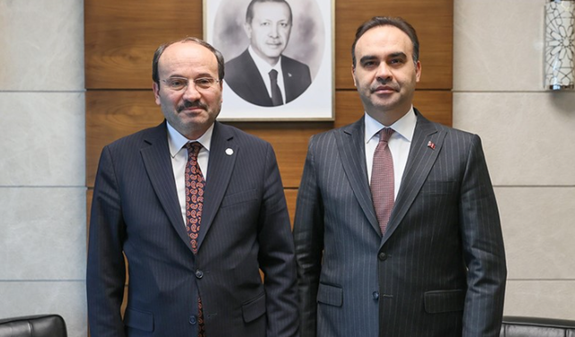 ETÜ Rektörü Çakmak, Bakan Kacır ile Erzurum’da çip üretimini görüştü
