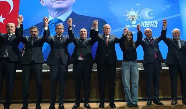 4 belediye başkanı AK Parti'ye katıldı