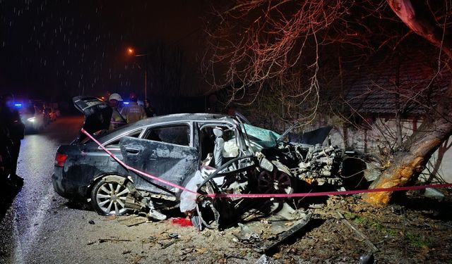 İnegöl'de katliam gibi kaza 2 ölü 2 yaralı