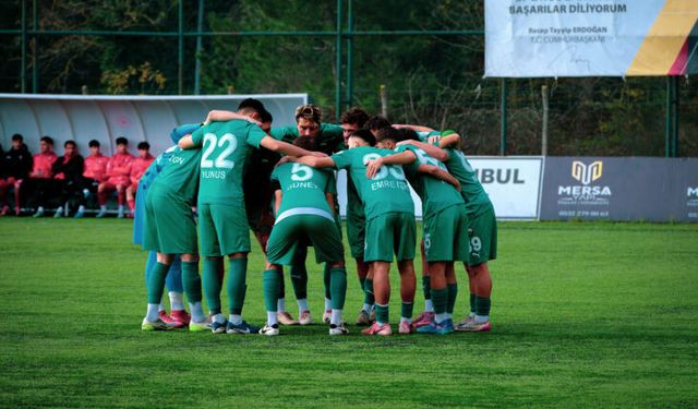 Bursaspor'un 3. ligdeki pilot takımı can çekişiyor