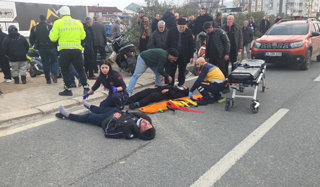 Bursa'da otomobile çarpan motosiklet savruldu: 2 yaralı