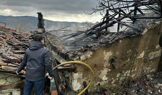 Bursa'da soba yangınında, yaşlı çift hayatını kaybetti