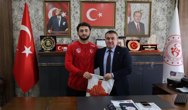 Bilecikli Salih Yusuf Yazıcı U20 Türkiye Güreş Şampiyonu oldu