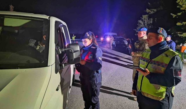 Bilecik'te araması olan 10 kişi yakalandı