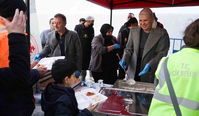 Bilecik'te iftar sofrasında binlerce kişi buluşuyor