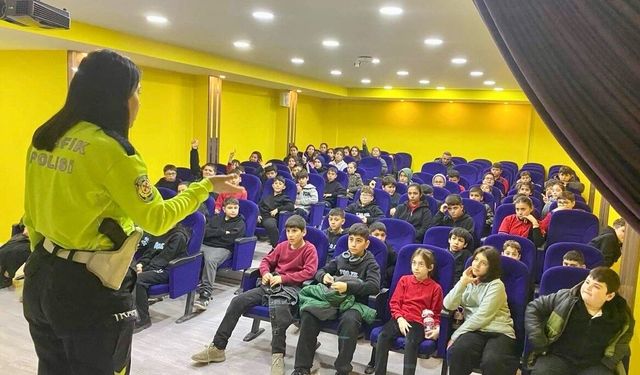 Bilecik'te 'Trafik Dedektifleri Projesi' kapsamında öğrencilere eğitim