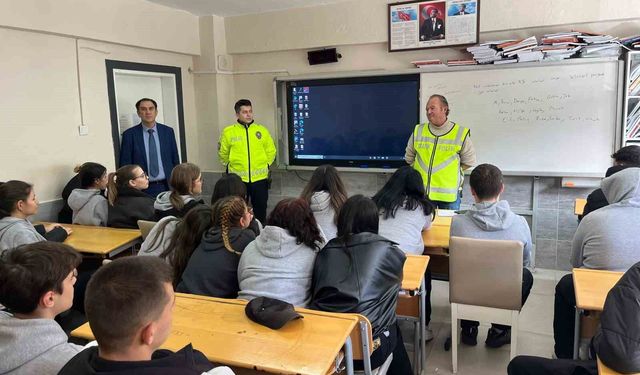 Çan Emniyeti'nden 442 öğrenciye güvenli sürüş eğitimi