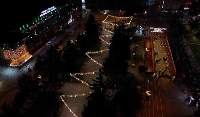 Çark Caddesi Ramazan ayına özel led ışıklarla süslendi
