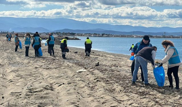 Deniz Çöpleri İzleme Programı (MLW) kapsamında Altınkum'da anlamlı temizlik