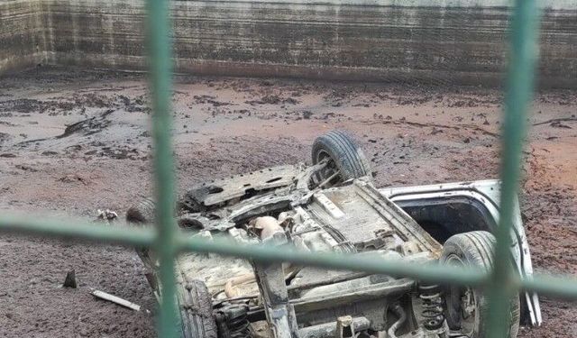 Gökçeada'da yoldan çıkan otomobil fabrikanın bahçesine uçtu: 4 yaralı