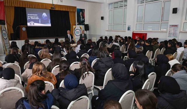 Liseli öğrencilere 'Bilinçli su tüketimi' eğitimi verildi