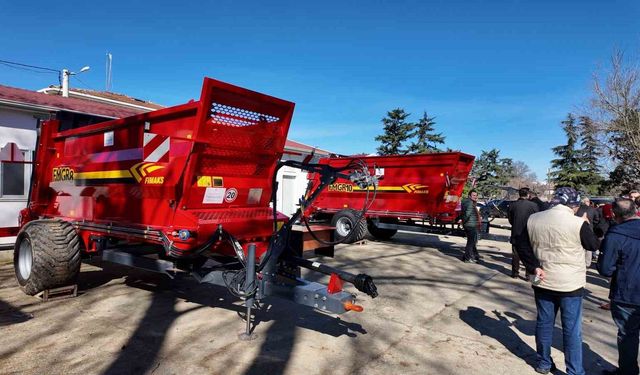 Tekirdağ'da üreticilere iklim dostu destek: 2 adet hayvan gübresi dağıtma römorku hizmete sunuldu