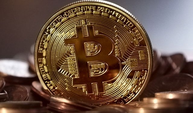 Bitcoin'de sert düşüş yaşandı: 65 bin doların altına geriledi