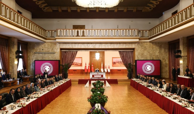 Terörsüz Türkiye sürecinde tarihi gün! Terörsüz Türkiye raporu komisyonda kabul edildi