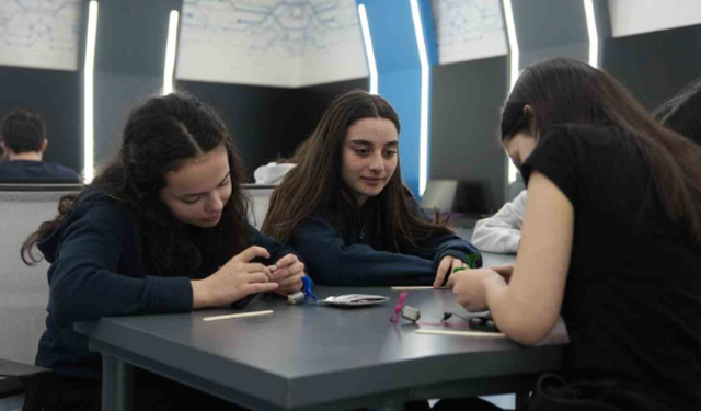 Öğrenciler akademisyenlerle buluştu