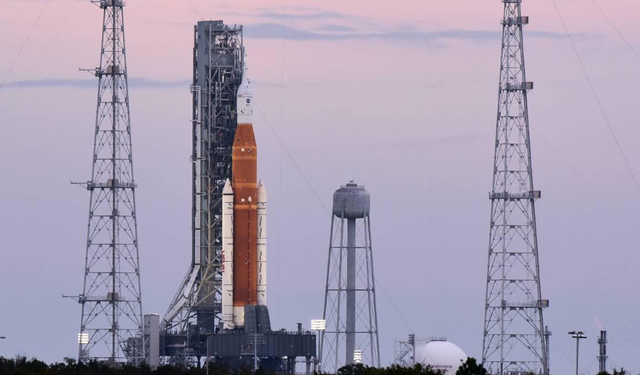 Artemis roketi onarım için hangara çekiliyor: Ay görevi ertelendi