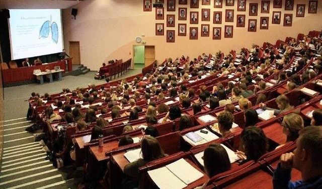 Üniversite eğitimi 3 yıla mı düşecek? YÖK Başkanı'ndan dikkat çeken açıklama