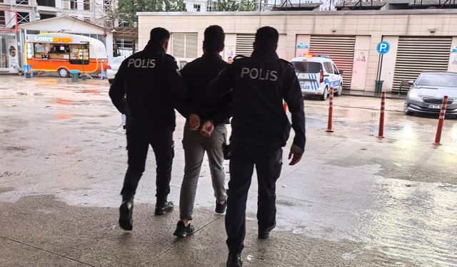 Bursa İnegöl'de insan kaçakçısı kovalamacayla yakalandı