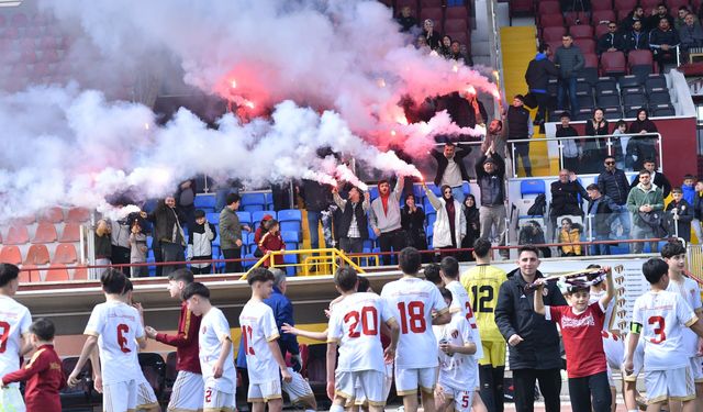 İnegölsporlu gençler şampiyonluklarını ilan ettiler