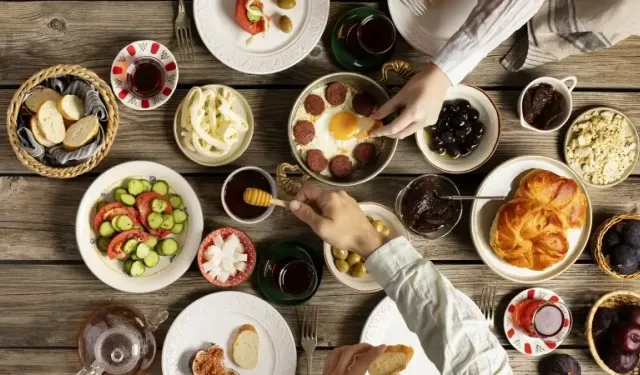 Sağlıklı oruç için sahur atlanmamalı, iftar kontrollü yapılmalı