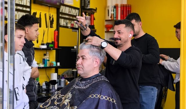 Bursa İnegöl'de kuaförlerde yoğunluk başladı