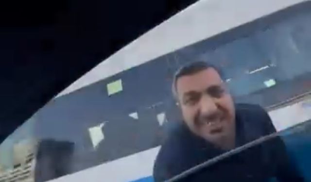 Bursa Osmangazi'de yol verme kavgası kamerada... Camı kırdı, 180 bin lira ceza yedi