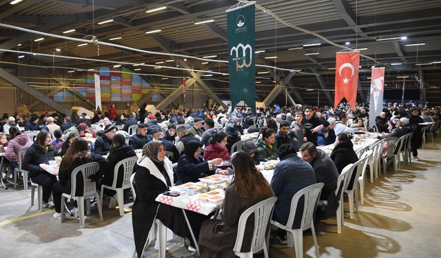 Bursa'da Ramazan’ın bereketi 1050 konutlar’da paylaşıldı