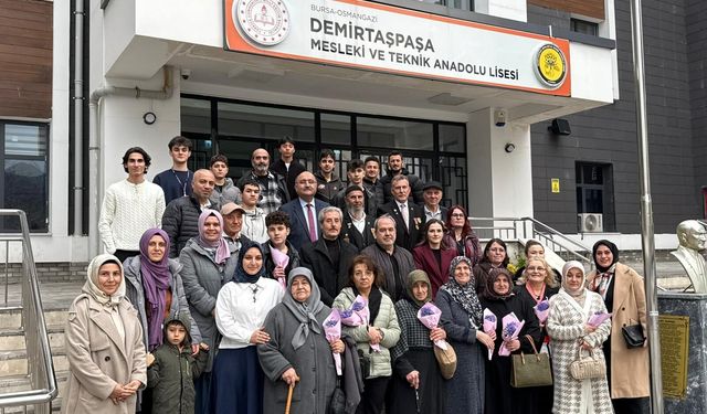 Bursa'da öğrenciler ve şehit aileleri aynı sofrada buluştu