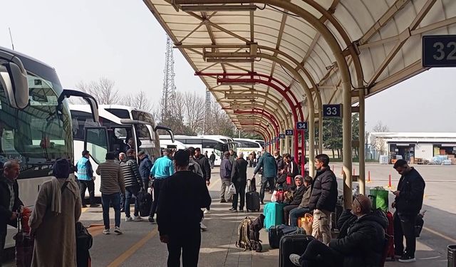 Bursa Şehirlerarası Otobüs Terminali'nde bayram yoğunluğu hız kazandı